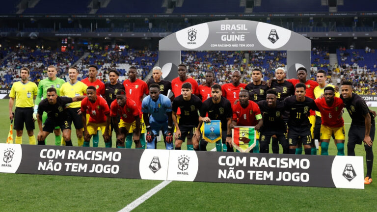 Vinicius y Brasil se visten de negro en mensaje contra el racismo