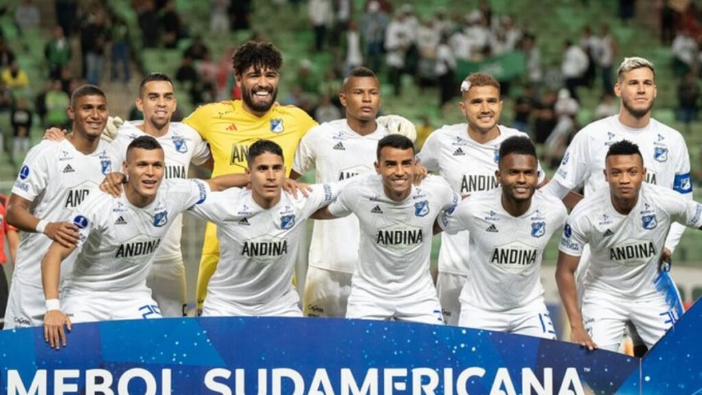 Millonarios ante América MG.