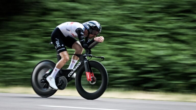 Mikkel Bjerg gana la crono de la Critérium del Dauphiné 2023 y se pone de líder en la general