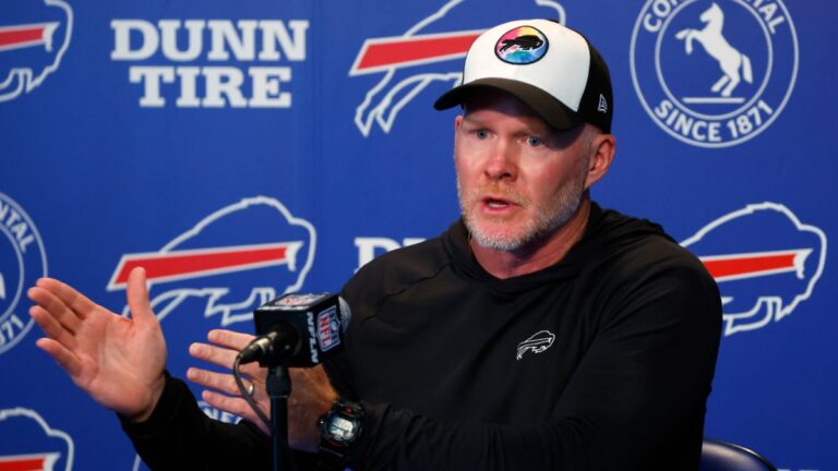 Beane y McDermott se quedan hasta 2027 al frente de los Bills