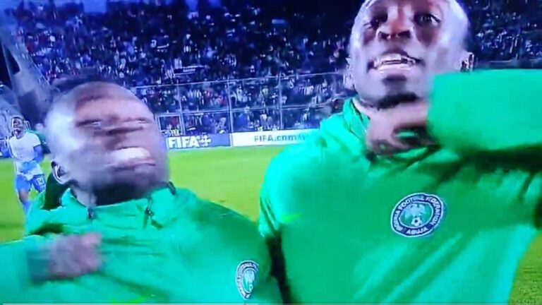 El lamentable gesto de dos jugadores nigerianos tras eliminar a Argentina: “we kill them”
