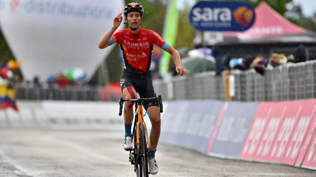Muere el ciclista Gino Mäder tras caída en el Tour de Suiza
