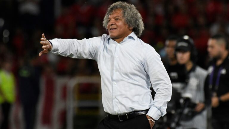 Alberto Gamero tranquiliza a Millonarios por las lesiones de Mackalister Silva y Leo Castro