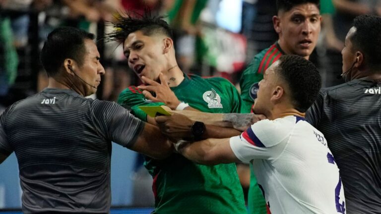 México entra a una doble bronca con el USMNT y llueven las tarjetas rojas en Las Vegas