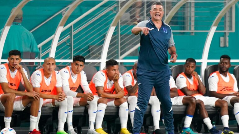 Honduras despide al DT Diego Vázquez tras el peor momento histórico de la ‘H’