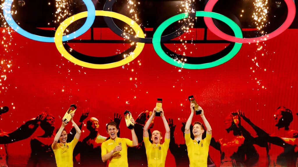 Lou Bates, Marlene Bjärehed, James Barnes y Martin Maertens, celebran. Yong Teck Lim/Getty Images