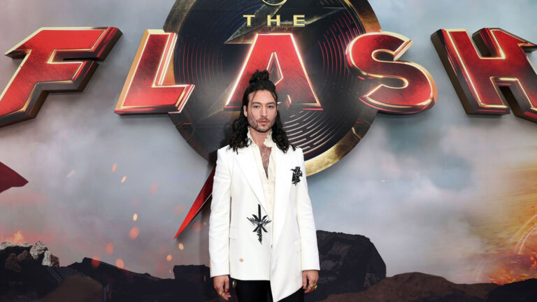 Ezra Miller: la gran sorpresa en la alfombra roja de la premiere de ‘The Flash’