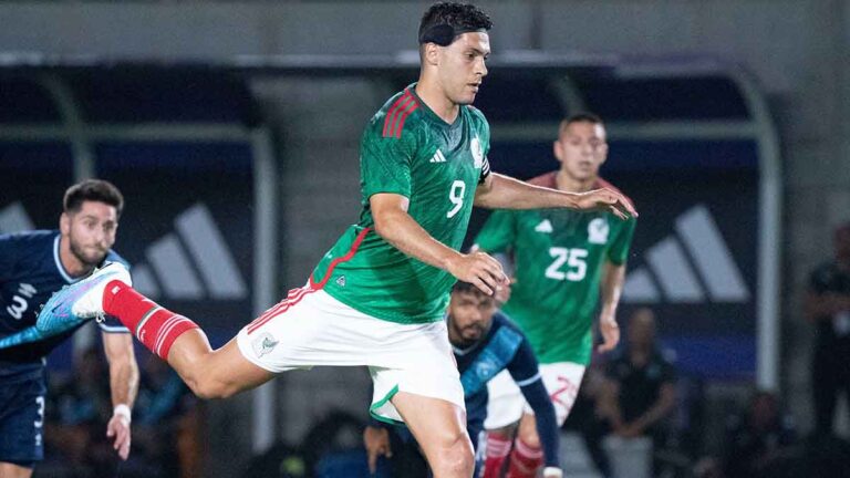 Raúl Jiménez se vuelve a operar y estará fuera más de un mes: se pierde los partidos con la Selección Mexicana