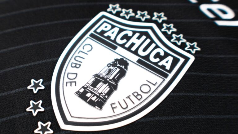 ¡Gana la nueva playera de los Tuzos del Pachuca! Participa en Claro Sports para llevártela