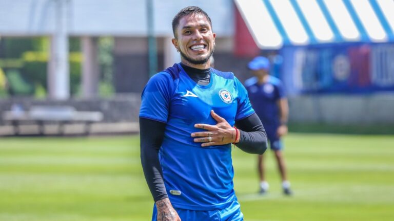 ¡Ya es celeste! Carlos Salcedo es oficialmente nuevo jugador de Cruz Azul