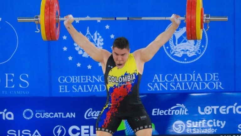 Oscar Garcés suma un nuevo oro para Colombia en el envión de la categoría de los 109kg