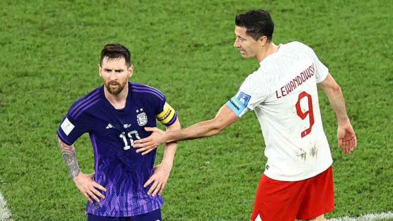 Lewandowski: “Sería muy fácil jugar con Messi”