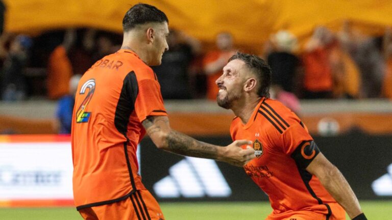 El Houston Dynamo de Héctor Herrera se lleva el triunfo tras golear 4-0 al LAFC de Carlos Vela