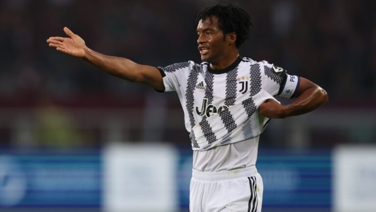 Juventus renovaría el contrato de Juan Guillermo Cuadrado por la lesión de Mattia De Sciglio