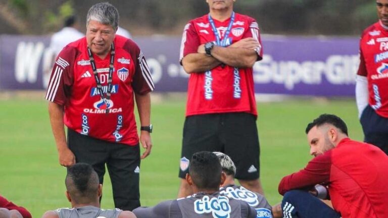 ‘Bolillo’ Gómez explica la salida de Sebastián Viera: “En Junior no decide una persona…”