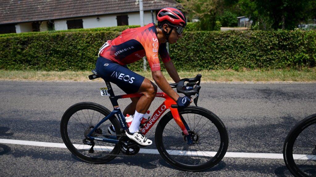 Egan Bernal sube 85 posiciones en el escalafón UCI.