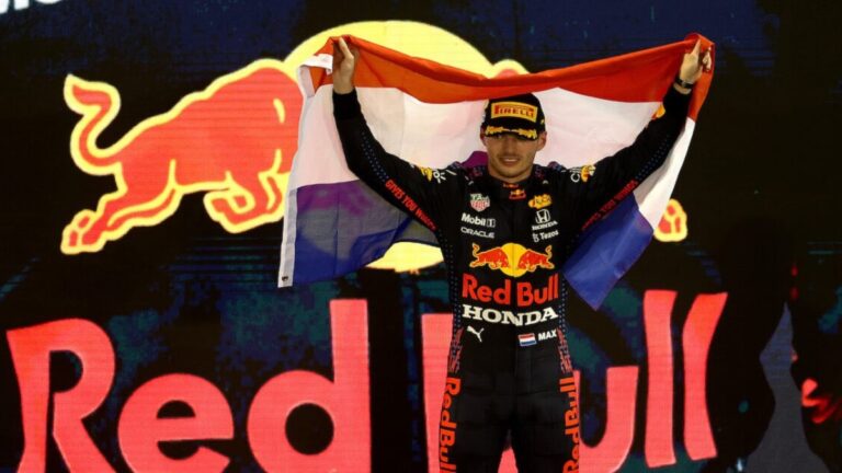 Max Verstappen gana la pole en el GP de España mientras sufren Checo Pérez y Leclerc
