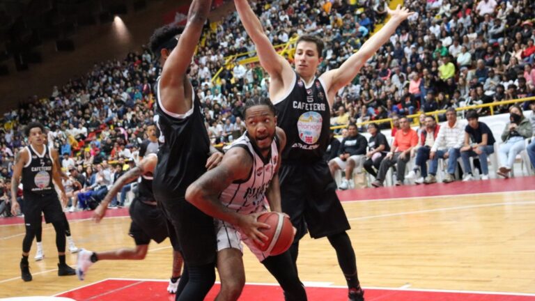 Cafeteros vence a Piratas y clasifica a la final del baloncesto colombiano contra Caribbean Storm