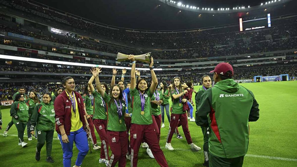 El Tri Femenil sub 20 presumió el título del Premundial de Concacaf en la final de la Liga MX Femenil