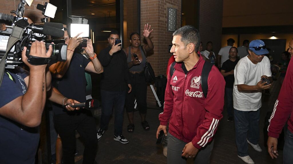 Jaime Lozano ya está en Houston para reportar con la selección mexicana