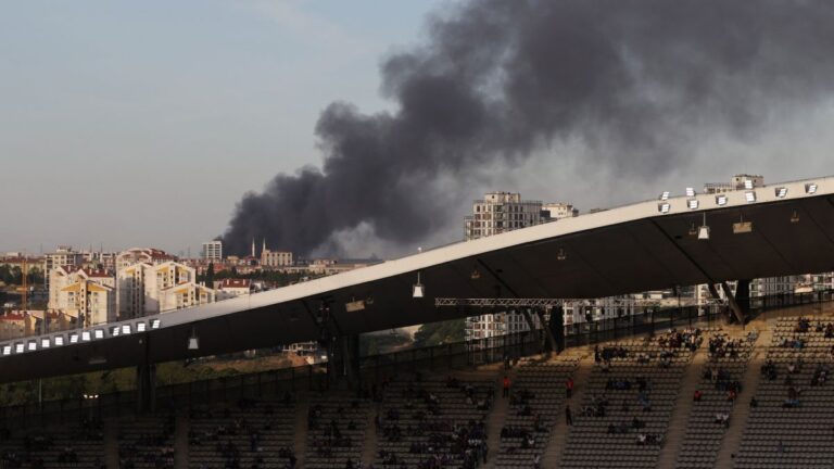 Un incendio en Estambul pone en riesgo la final de la Champions League
