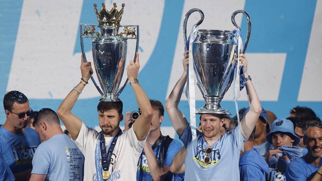 El Manchester City celebra el triplete logrado en el temporada. Reuters