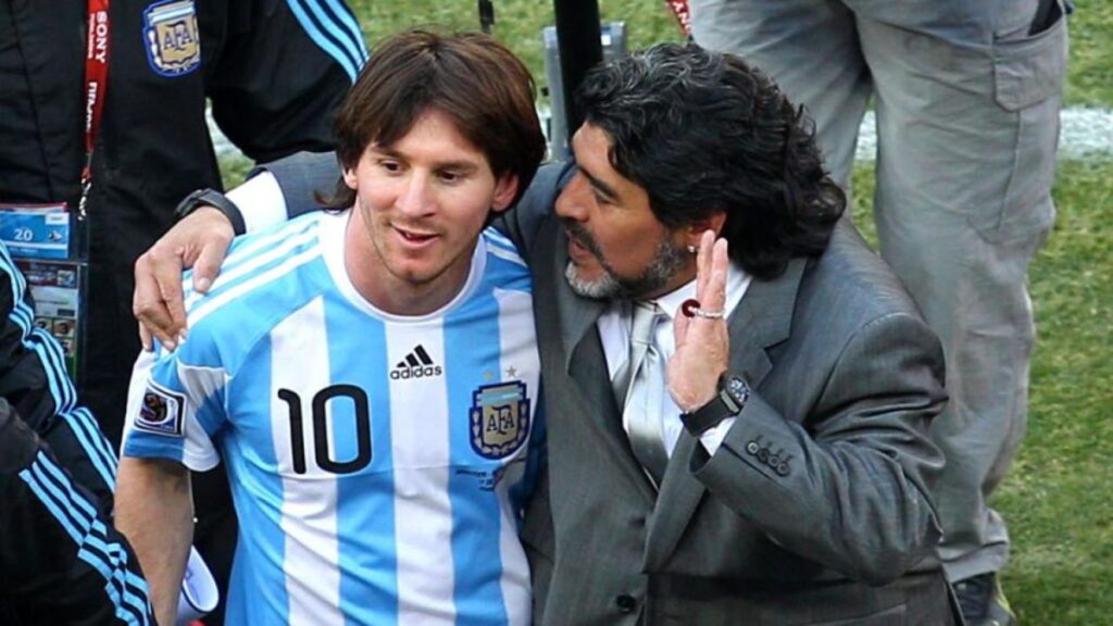 Diego Maradona junto a Leo Messi en el Mundial de Sudáfrica 2010