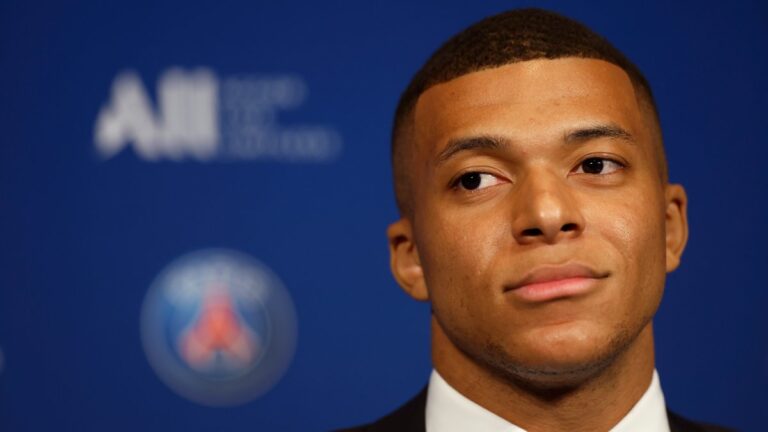 Leonardo, ex director del club parisino: “Es momento de que Mbappé se vaya del PSG”