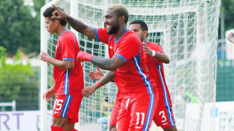 Panamá ya golea a México y acaricia el título del Torneo Maurice Revello