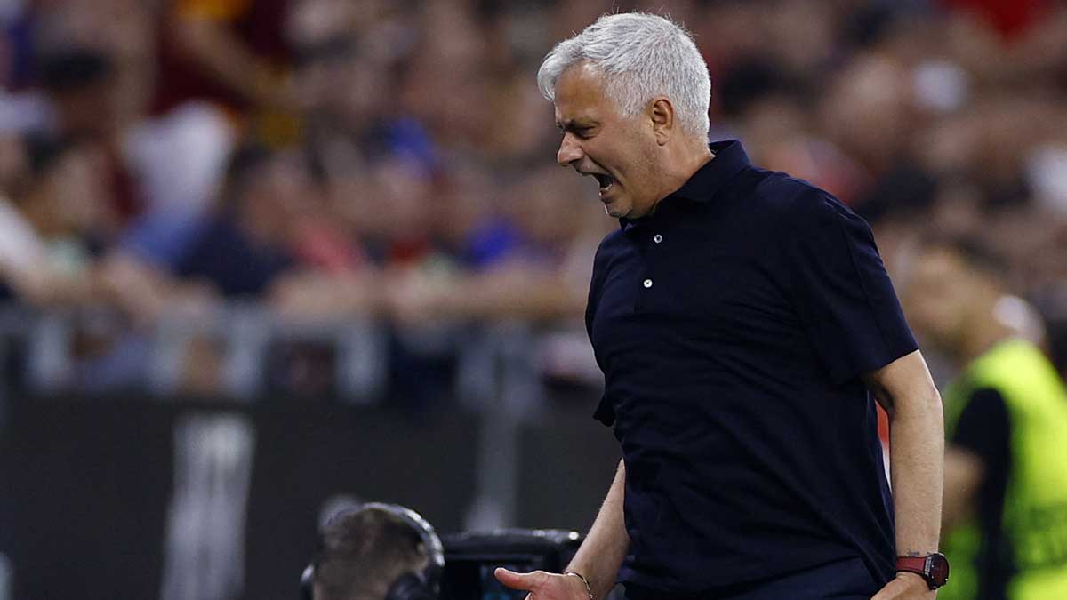 Mourinho Renuncia A La Uefa Tras Suspensión De 4 Fechas Clarosports 