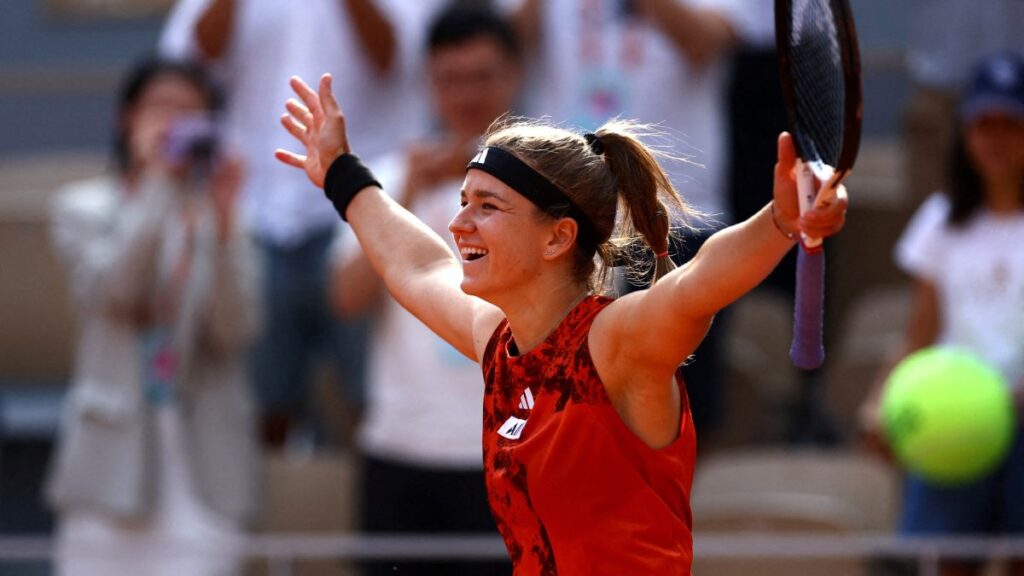 Karolina Muchova celebra su paso a la final de Roland Garros | REUTERS