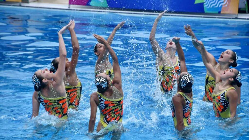 México se cuelga el último oro de la natación artística en la modalidad equipo libre | @maryjosealcala