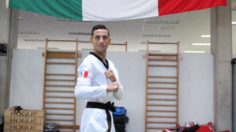 El mexicano Carlos Navarro gana medalla de bronce en el Mundial de Taekwondo de Bakú