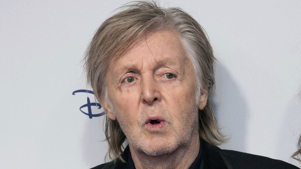 McCartney, de 80 años, dijo a la BBC que se utilizó la tecnología para separar las voces de los Beatles. AP