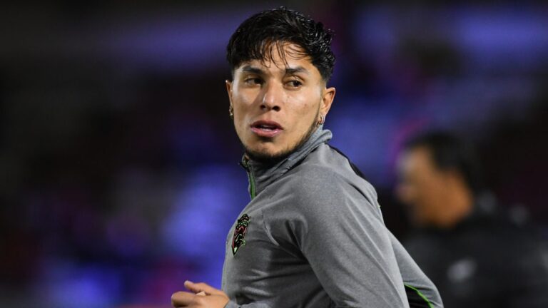 ¡Ya es celeste! Carlos Salcedo es oficialmente nuevo jugador de Cruz Azul