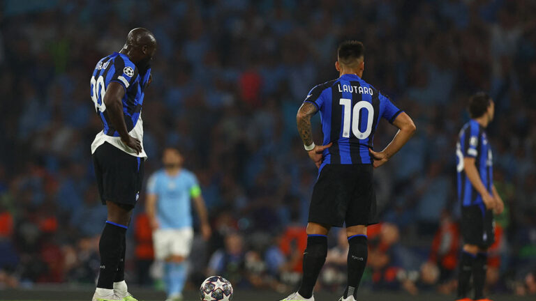 ¡Insólito! Lukaku ‘impide’ el gol del Inter