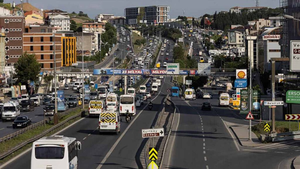 Hoy NO Circula: ¿Qué autos no circulan en la CDMX este viernes 16 de junio? | Reuters