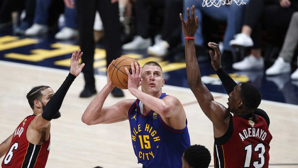 Los Nuggets derrotan sin problemas al Heat en el primer juego de las Finales NBA 2023 | Reuters