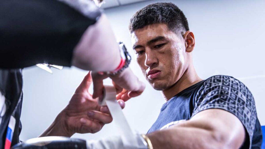 Dmitry Bivol: "Ya vencí a Canelo y necesito continuar en otras divisiones" | @bivol_d