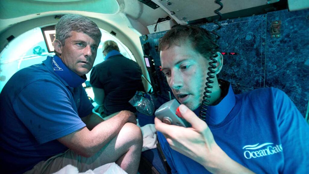 El piloto Randy Holt (d) y Stockton Rush (i), CEO y cofundador de OceanGate. AP