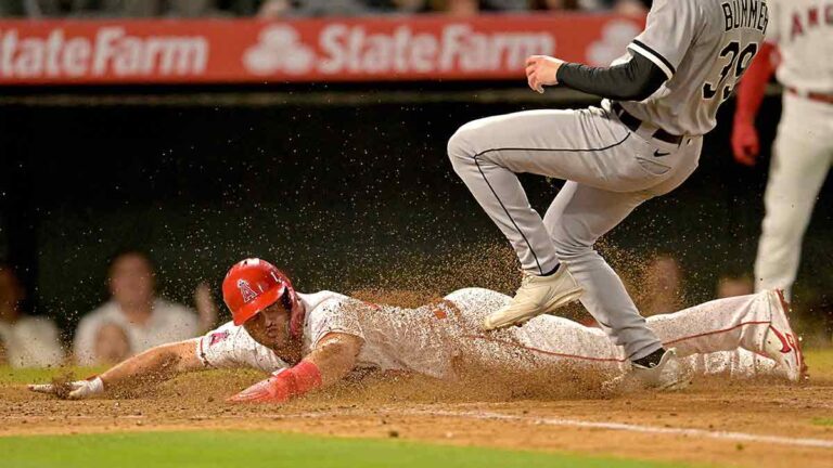 Angels deja sobre el terreno a los White Sox con robo del home de Mike Trout