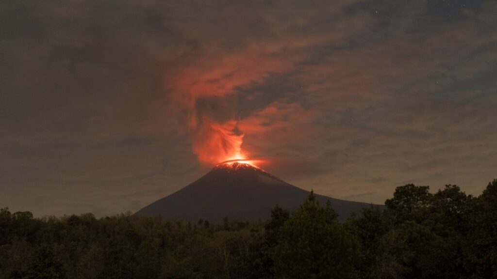 ¿Qué se sabe sobre el nacimiento de un nuevo volcán en CDMX? | Reuters