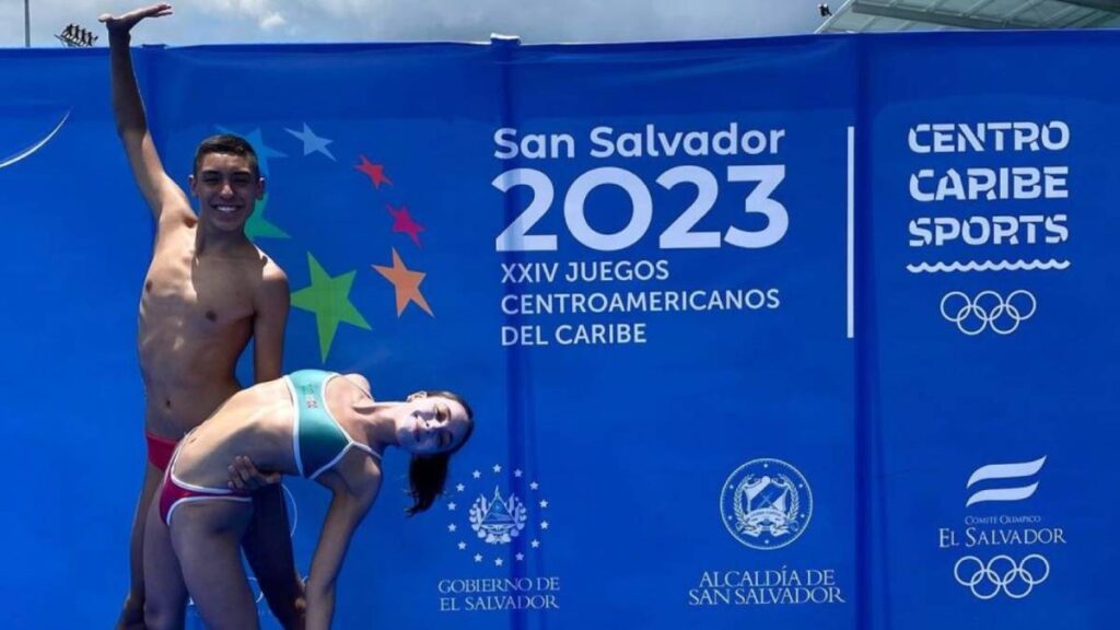 Natación artística dueto mixto