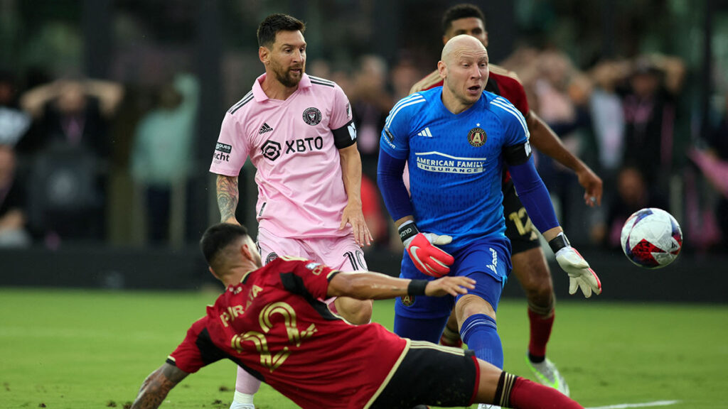 Brad Guzan soñará a Leo Messi esta noche | Reuters