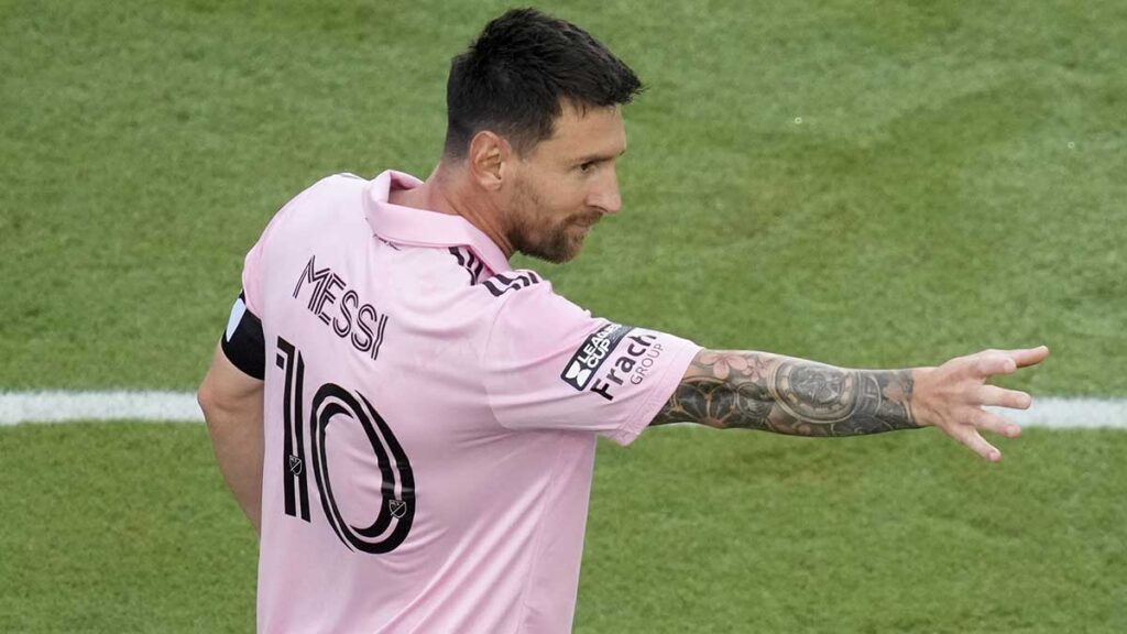 ¿Nuevo festejo? Lionel Messi sorprende con nueva celebración