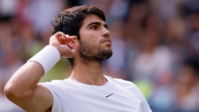 Carlos Alcaraz derrota a Novak Djokovic y es el nuevo rey de Wimbledon