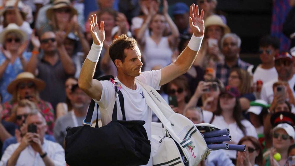 Stefanos Tsitsipas ganó con remontada a Andy Murray. Reuters