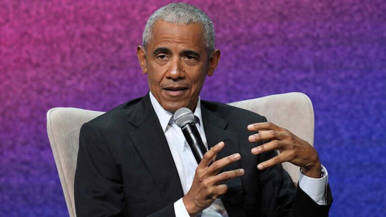 Barack Obama comparte su “set list” de verano 2023 y aparece Peso Pluma; ¿cuáles son las canciones y libros del expresidente?