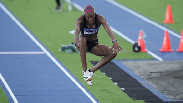 Yulimar Rojas consigue el oro y récord en salto triple en los Centroamericanos para clasificarse a Paris 2024