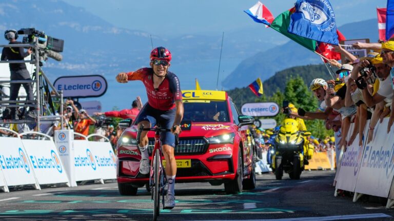 Kwiatkowski gana la etapa 13 del Tour de France y Pogacar reduce margen con Vingegaard